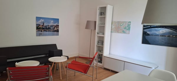 Charmante, möblierte 2-Zimmer-Wohnung mit Balkon 2
