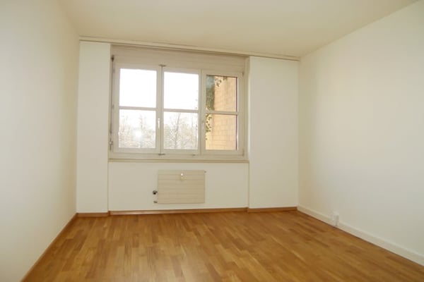 2.5-Zimmerwohnung mit Aussicht nähe Bahnhof SBB 2