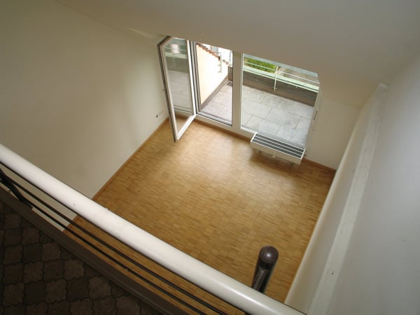 Charmante 3-Zimmer-Dachwohnung mit Galerie im Zentrum von Riehen 1