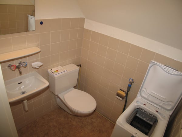 Charmante 3-Zimmer-Dachwohnung mit Galerie im Zentrum von Riehen 2
