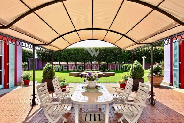 Herrschaftliche Villa in Bellinzona mit Aussicht ins Grüne zu verkaufen 9