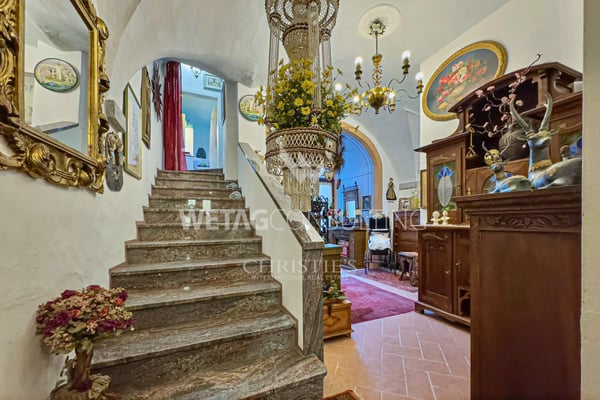 Historisches Patrizierhaus mit Innenhof zu verkaufen in Brissago 10