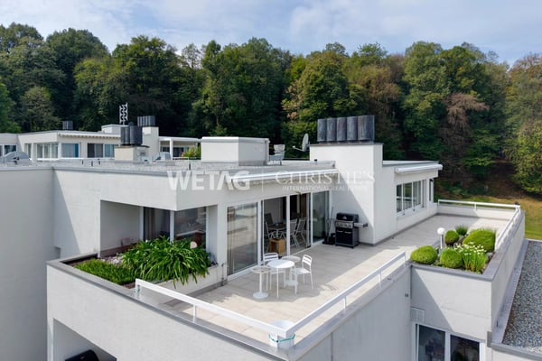 Elegante Penthouse-Wohnung mit Blick auf den Luganersee in Lugano-Carona zu verkaufen