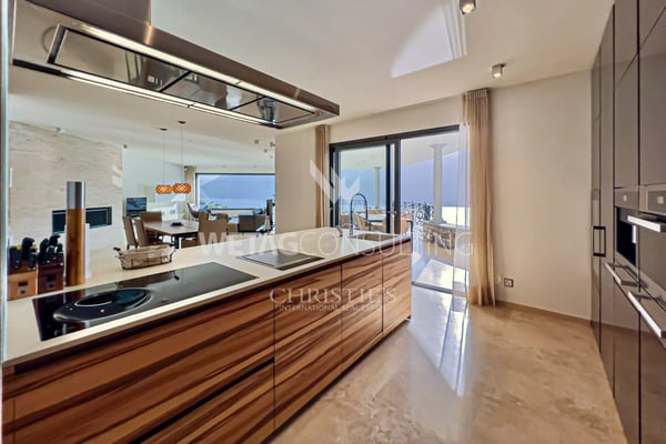 Brissago: Luxus-Villa mit atemberaubendem Seeblick an exklusiver Lage zu verkaufen 9