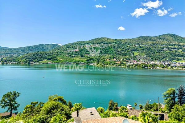 Charmante Kleinvilla mit Aussenpool, Seeblick in Montagnola zu verkaufen 2