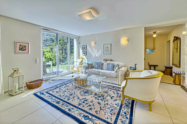 Zu verkaufen in Lugano-Odogno eine charmante Villa mit Pool, ein freistehendes Nebengebäude & eine kleine Einliegerwohnung 3