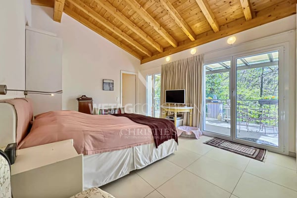 Zu verkaufen in Lugano-Odogno eine charmante Villa mit Pool, ein freistehendes Nebengebäude & eine kleine Einliegerwohnung 5