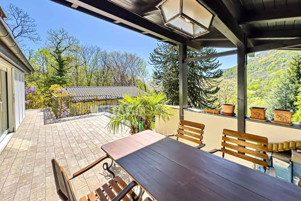 Zu verkaufen in Lugano-Odogno eine charmante Villa mit Pool, ein freistehendes Nebengebäude & eine kleine Einliegerwohnung 11