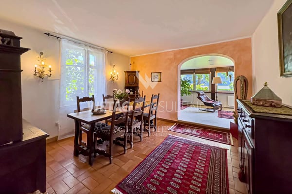 Lugano-Magliaso: schöne Villa im Grünen, mit Pool & in der Nähe des Luganersees zu verkaufen 4