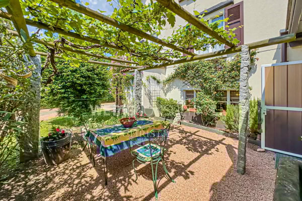 Lugano-Magliaso: schöne Villa im Grünen, mit Pool & in der Nähe des Luganersees zu verkaufen 13