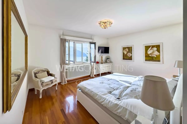 Lugano-Figino: Elegante Villa mit traumhafter Aussicht auf den Luganersee & Indoor-Pool zu verkaufen 5