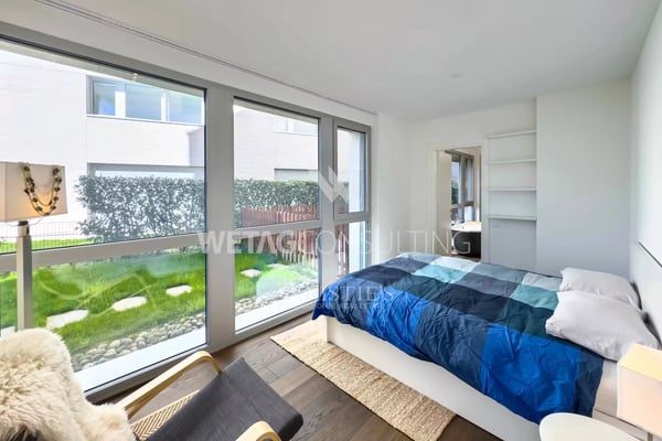 Lugano-Muzzano, zu verkaufen: moderne Wohnung direkt am Luganersee mit grossem privatem Garten 5