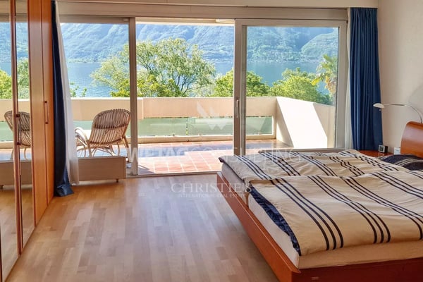 Elegante Villa mit Garten in exklusiver Lage direkt an der Seepromenade am Lago Maggiore zu verkaufen 6
