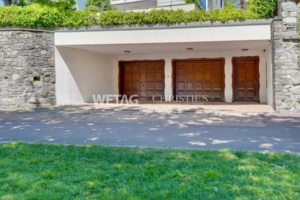 Elegante Villa mit Garten in exklusiver Lage direkt an der Seepromenade am Lago Maggiore zu verkaufen 13