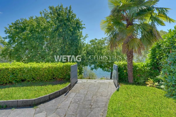 Elegante Villa mit Garten in exklusiver Lage direkt an der Seepromenade am Lago Maggiore zu verkaufen 12