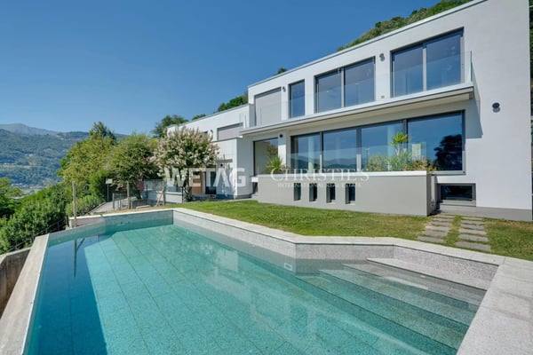 Lugano-Muzzano: grosszügige Villa mit Pool & Blick auf den Luganersee zu verkaufen