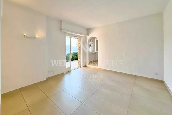 Elegante Villa in Lugano-Neggio mit freiem Blick auf den Luganersee, ideal auch als Zweitwohnsitz 6