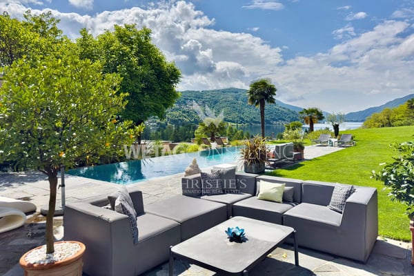 Lugano-Agno: Elegante Villa mit Panorama-Infinity-Pool, Sauna & weitem Blick auf den Luganersee zu verkaufen 6