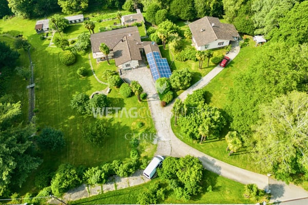 Grosszügige Liegenschaft im Grünen mit Hauptvilla, Gästehaus & unabhängiges Grotto, zu verkaufen in Rivera-Monteceneri 13