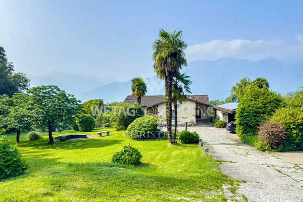 Grosszügige Liegenschaft im Grünen mit Hauptvilla, Gästehaus & unabhängiges Grotto, zu verkaufen in Rivera-Monteceneri 12