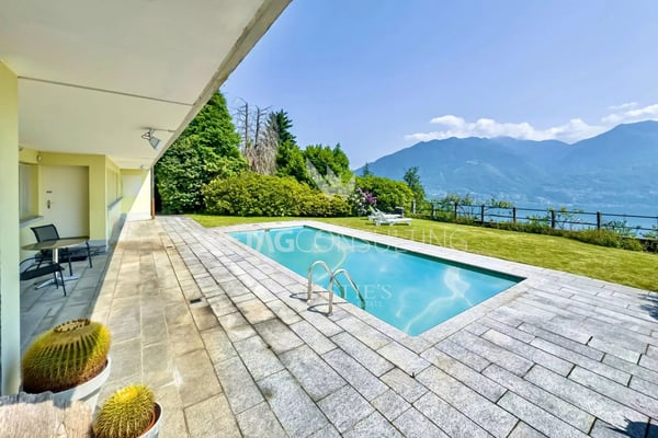 Minusio: Elegante Villa mit Panoramablick auf den See, Aussenpool & mitten im Grünen zu verkaufen 10