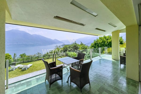 Minusio: Elegante Villa mit Panoramablick auf den See, Aussenpool & mitten im Grünen zu verkaufen 6