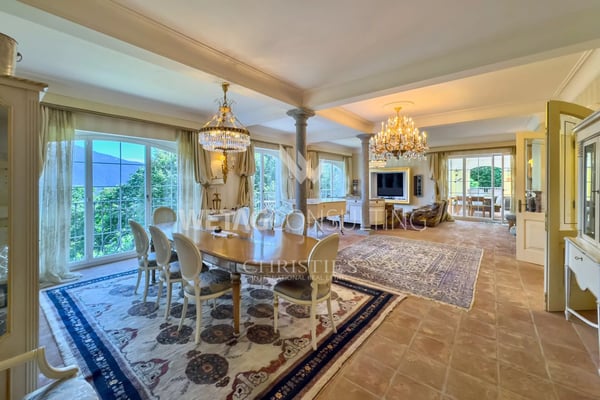 Grosszügige Villa mit Aussenpool & separatem Gästehaus zum Verkauf in Orselina 7