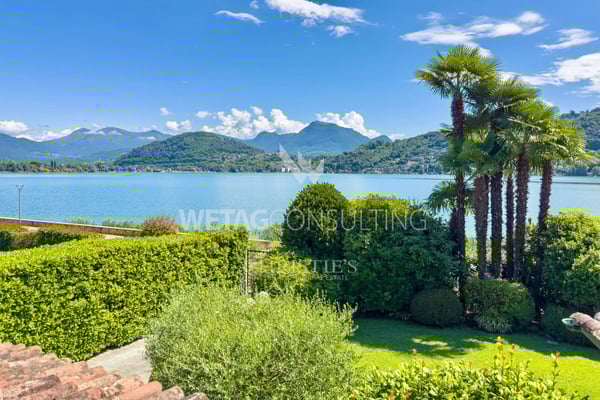 Elegante Villa mit Pool in Lugano-Magliaso zu verkaufen, direkt am Luganersee gelegen 2