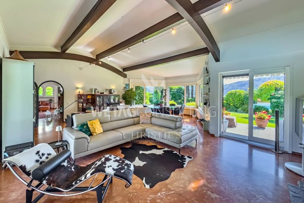 Elegante Villa mit Pool in Lugano-Magliaso zu verkaufen, direkt am Luganersee gelegen 4