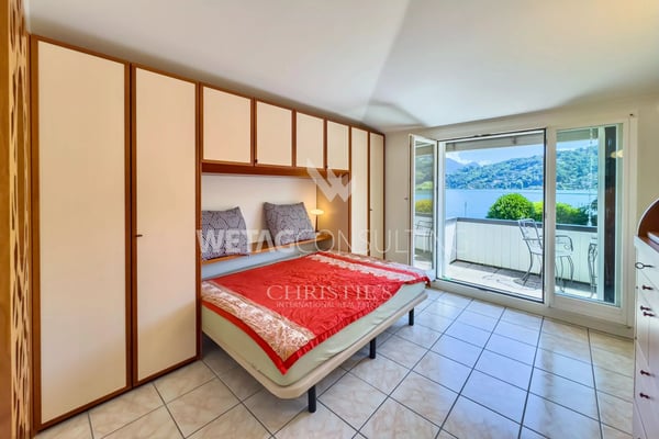 Elegante Villa mit Pool in Lugano-Magliaso zu verkaufen, direkt am Luganersee gelegen 9