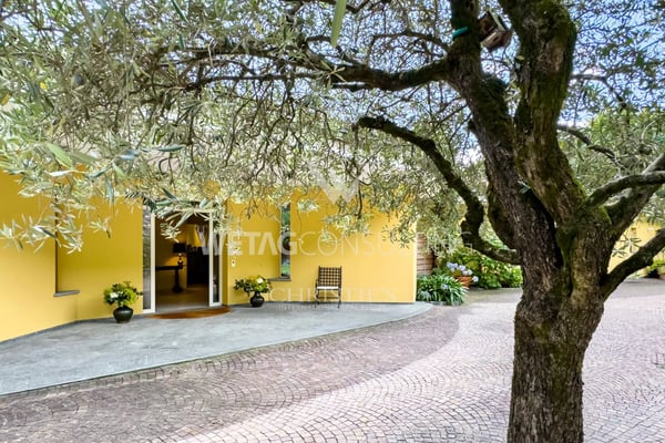 Mediterrane Villa mit herrlicher Sicht auf den Lago Maggiore, ideal auch als Ferienresidenz, in Minusio zu verkaufen 13