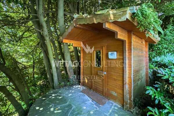 Mediterranes Flair am Luganersee: Elegante Villa mit Pool & Seeblick zu verkaufen, auch als Zweitwohnsitz möglich 13