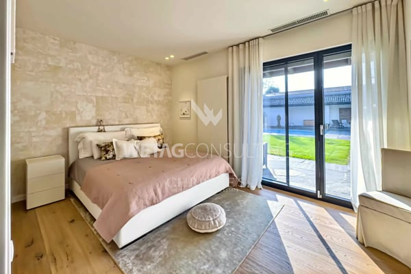 Lugano-Magliaso: Elegante Villa mit Pool, umgeben von Grün, inklusive Gäste-Dépendance 6