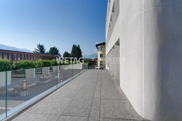 Moderne, hochwertige 2.5 Zimmer-Wohnung mit Terrasse in Ascona zu verkaufen 1