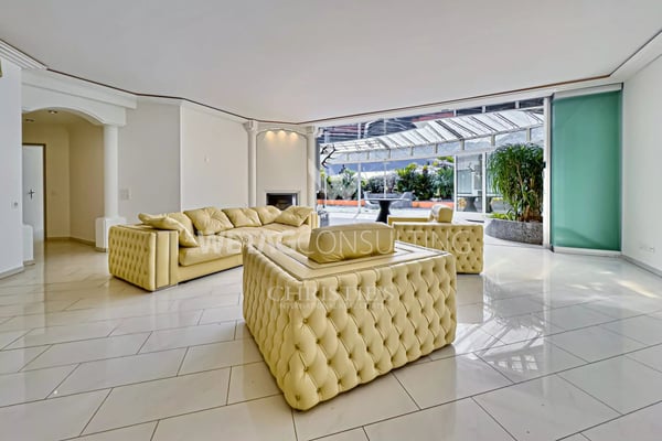 Muralto: Moderne, helle Wohnung mit grosser Terrasse & Wintergarten zu verkaufen 3