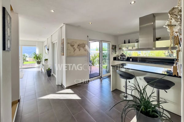 Moderne Villa mit grossen Terrassen, Panoramablick & Garten zu verkaufen in Gordola 4