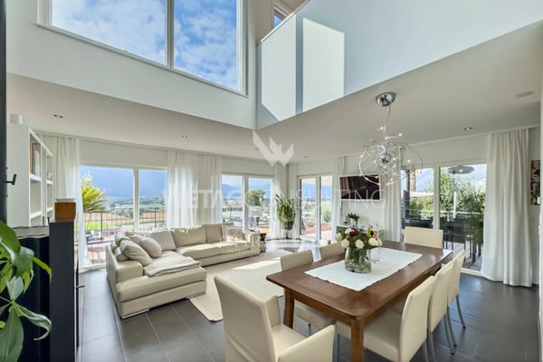 Moderne Villa mit grossen Terrassen, Panoramablick & Garten zu verkaufen in Gordola 3