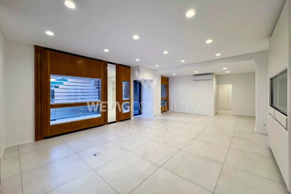 Residenz mit 4 Wohnungen & 2 Gewerbeflächen zu verkaufen in unmittelbarer Nähe der Seepromenade in Ascona 4