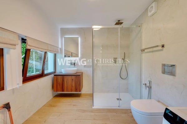 Elegante & moderne Villa in Campione d'Italia mit weiter Sicht über den Luganersee 12