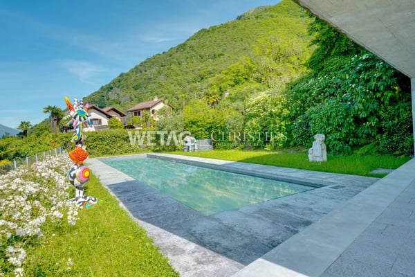 Exklusive Villa mit Panoramablick, grosszügigen Terrassen & Aussenpool im Gambarogno zu verkaufen 3