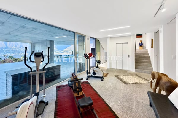 Exklusive Villa mit Panoramablick, grosszügigen Terrassen & Aussenpool im Gambarogno zu verkaufen 12