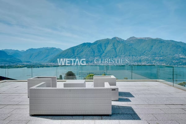 Exklusive Villa mit Panoramablick, grosszügigen Terrassen & Aussenpool im Gambarogno zu verkaufen 2