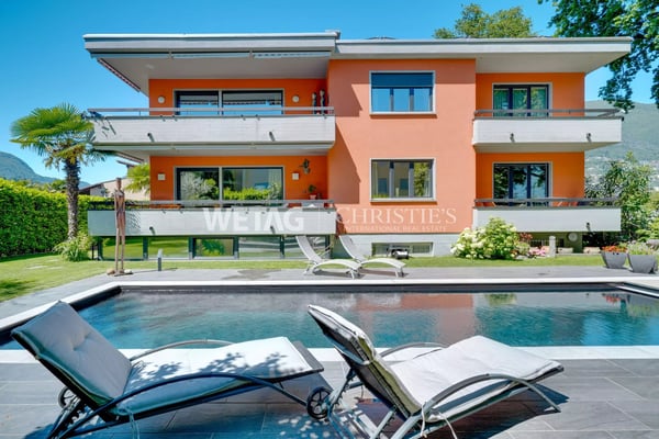 Elegante Mehrfamilienhaus mit Aussenpool in strategischer Lage in Ascona zu verkaufen 1