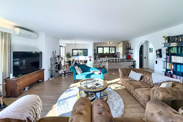 Elegante Mehrfamilienhaus mit Aussenpool in strategischer Lage in Ascona zu verkaufen 4