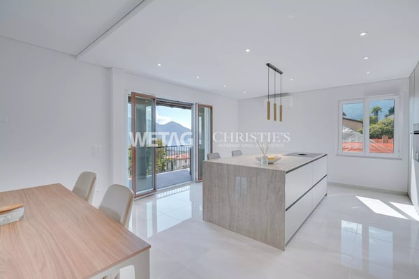 Locarno-Monti: Exklusive Wohnung mit grosszügiger überdachter Terrasse & Panoramablick zu verkaufen 12