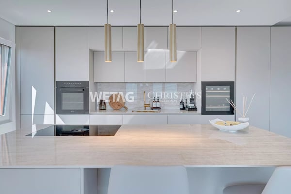 Locarno-Monti: Exklusive Wohnung mit grosszügiger überdachter Terrasse & Panoramablick zu verkaufen 4