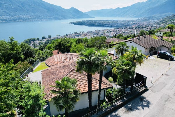 Charmante Villa im mediterranen Stil mit Garten & Seeblick in Minusio 2