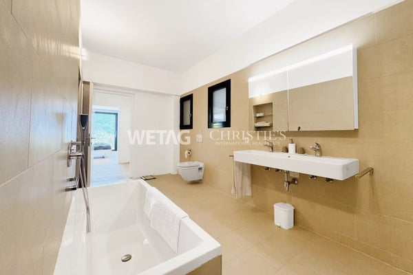 Charmante Villa im mediterranen Stil mit Garten & Seeblick in Minusio 9