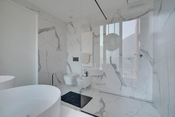 Design-Duplexwohnung mit privatem Garten & Seesicht in Canobbio zu verkaufen, auch ideal als Zweitwohnsitz geeignet 9