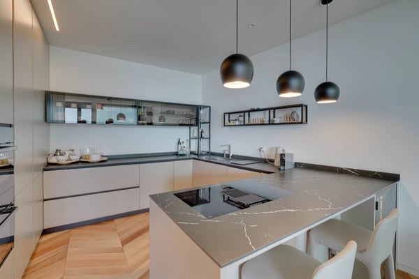 Design-Duplexwohnung mit privatem Garten & Seesicht in Canobbio zu verkaufen, auch ideal als Zweitwohnsitz geeignet 4